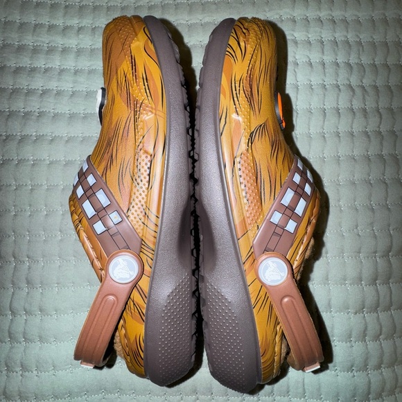 Crocs Star Wars Chewbacca Themed Clogs with Fur Lining. Size kids 4 NWOT. - Picture 7 of 10